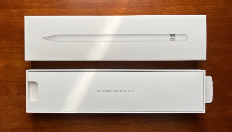 Apple Pencil(アップルペンシル)第1世代の外箱。中身。