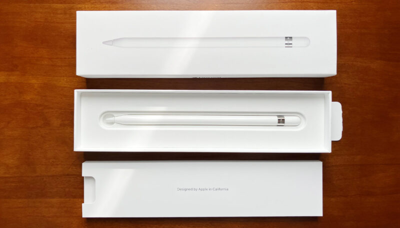 Apple Pencil(アップルペンシル)第1世代の外箱。梱包物。